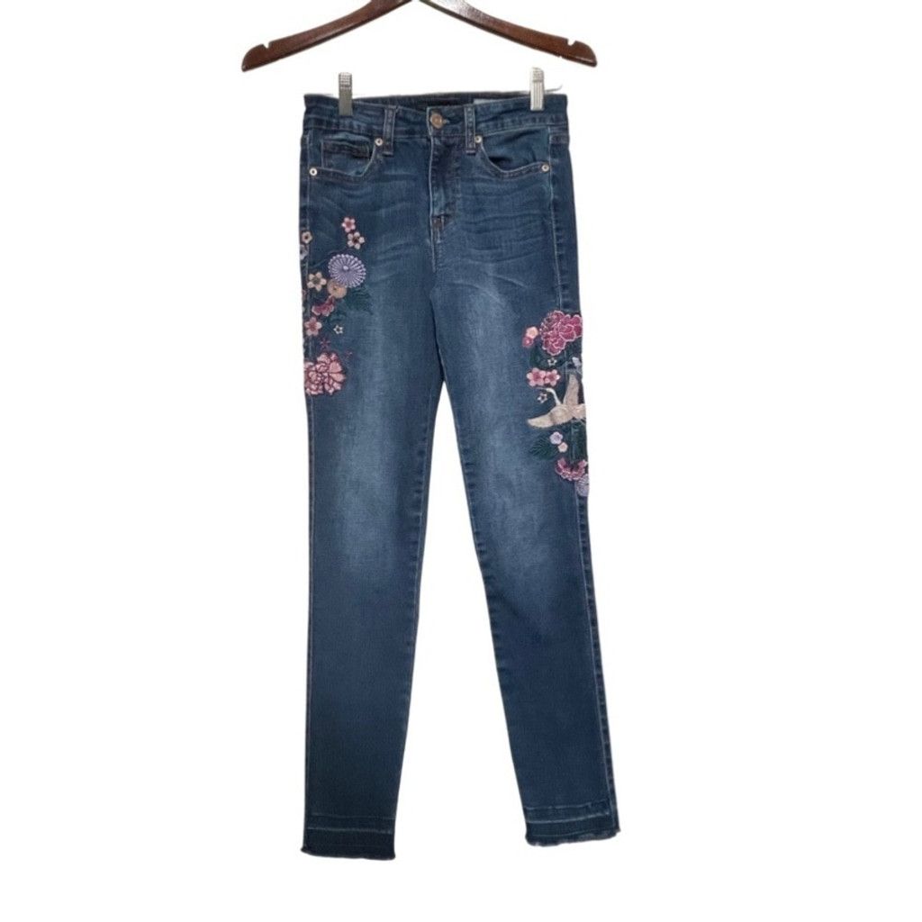 Aeropostale AEROPOSTALE Floral Embroidered Jeans Women’s Size 0. Size 25" / US 0 / IT 36 - 16 Thumbnail