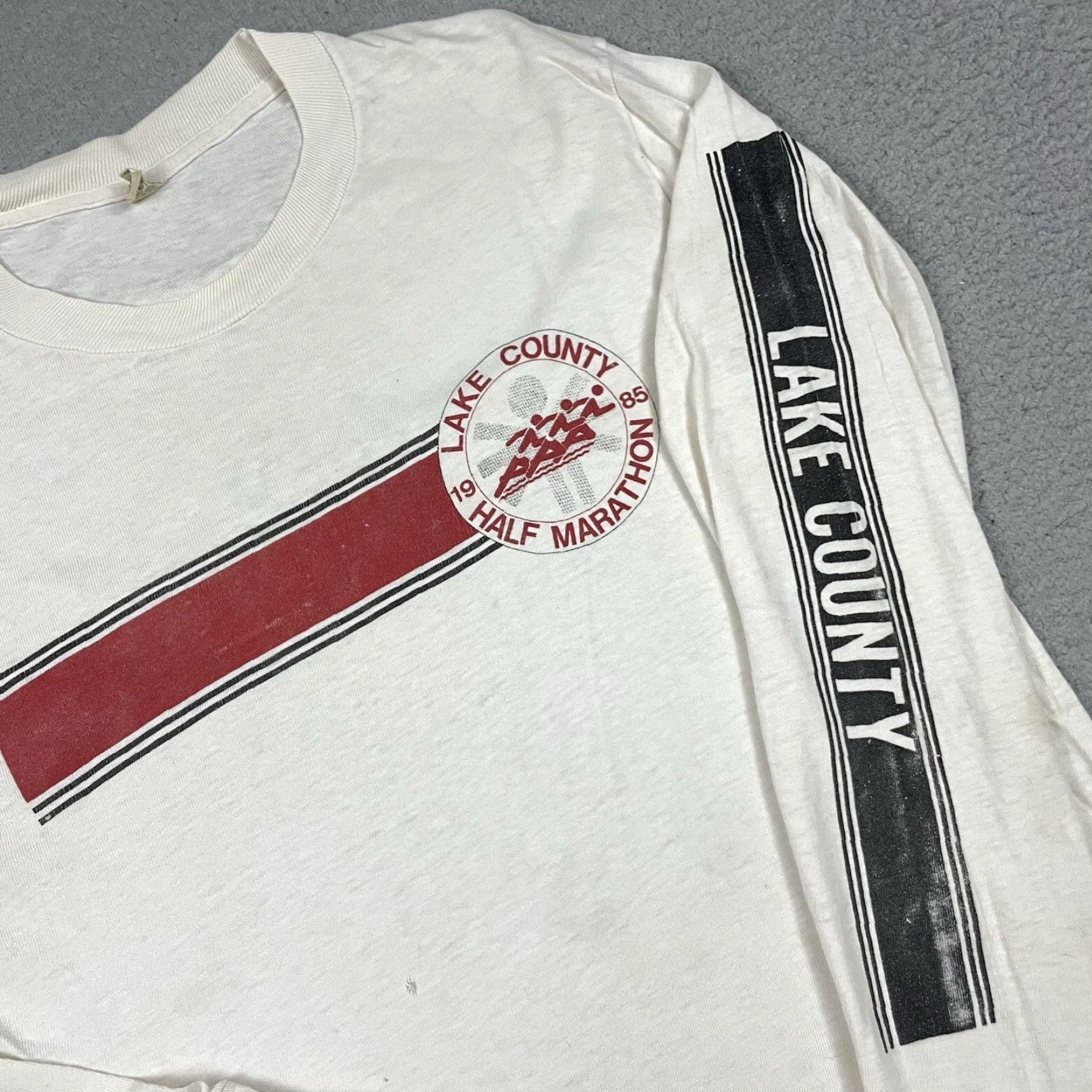Vintage VINTAGE Lake County Half Marathon Shirt Adults M White Distressed 80s Nike? Size US M / EU 48-50 / 2 - 4 Thumbnail