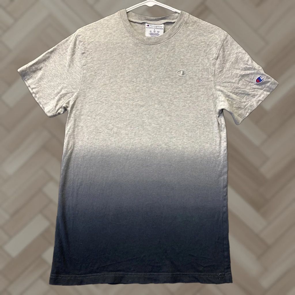Champion Champion T Shirt S Gray Embroidered Logo Tee Short Sleeve Crew Neck Mens /98-40 Size US S / EU 44-46 / 1 - 1 Thumbnail
