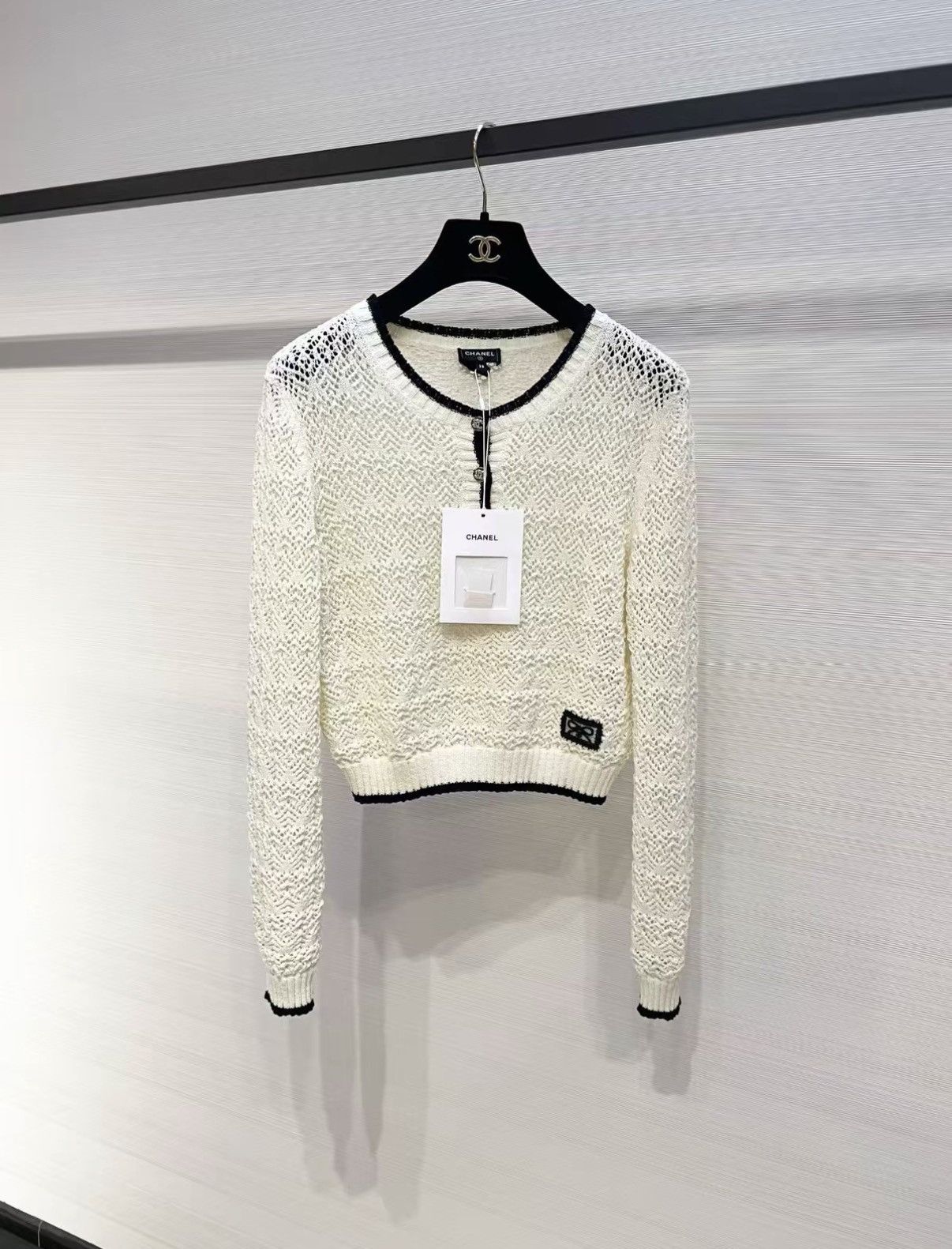 Chanel Chanel 24P Ivory Crochet Knit Pullover Sweater J33 Size XS / US 0-2 / IT 36-38 - 1 Thumbnail