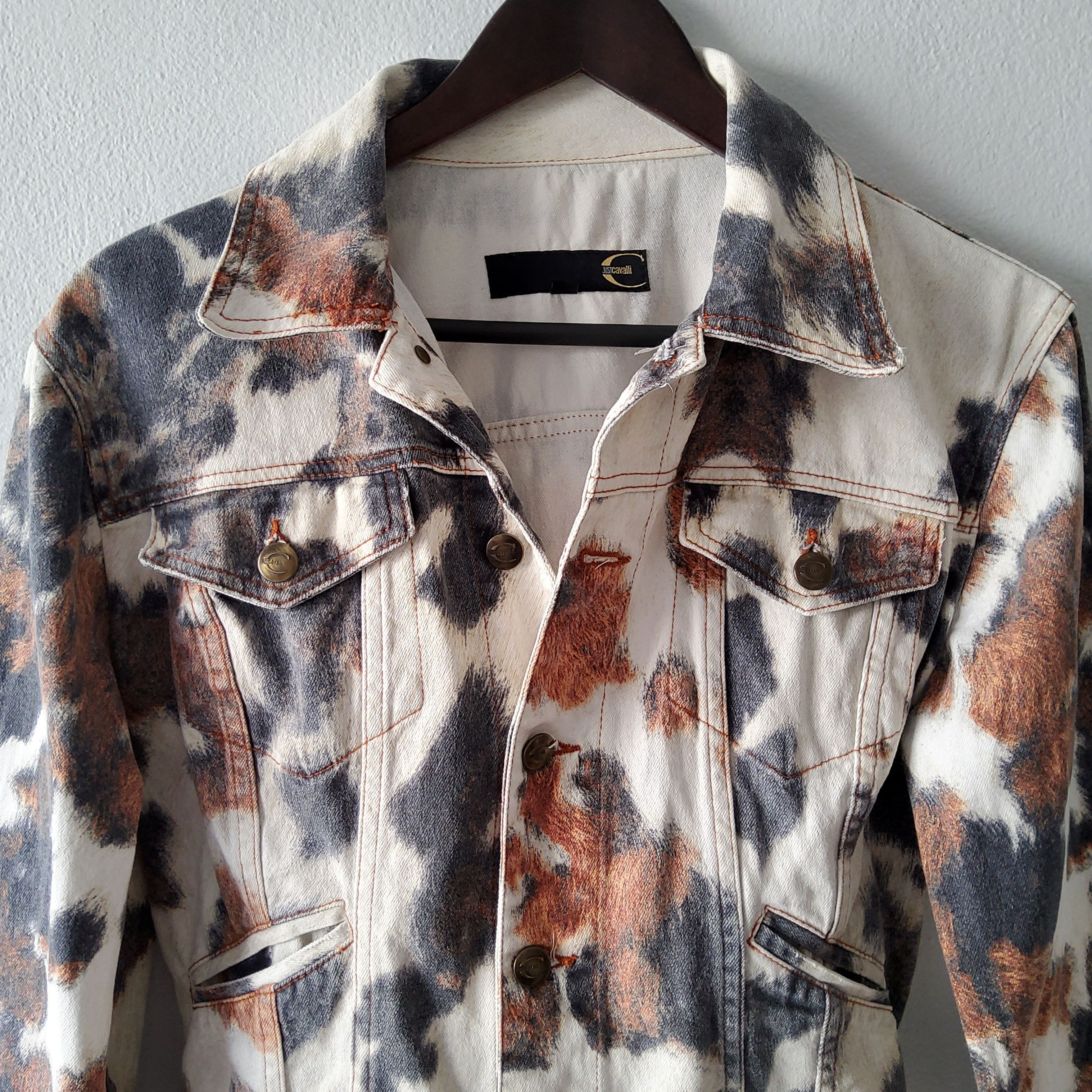Roberto Cavalli Roberto Cavalli rare vintage SS 2004 cow print denim jacket Size L / US 10 / IT 46 - 4 Thumbnail