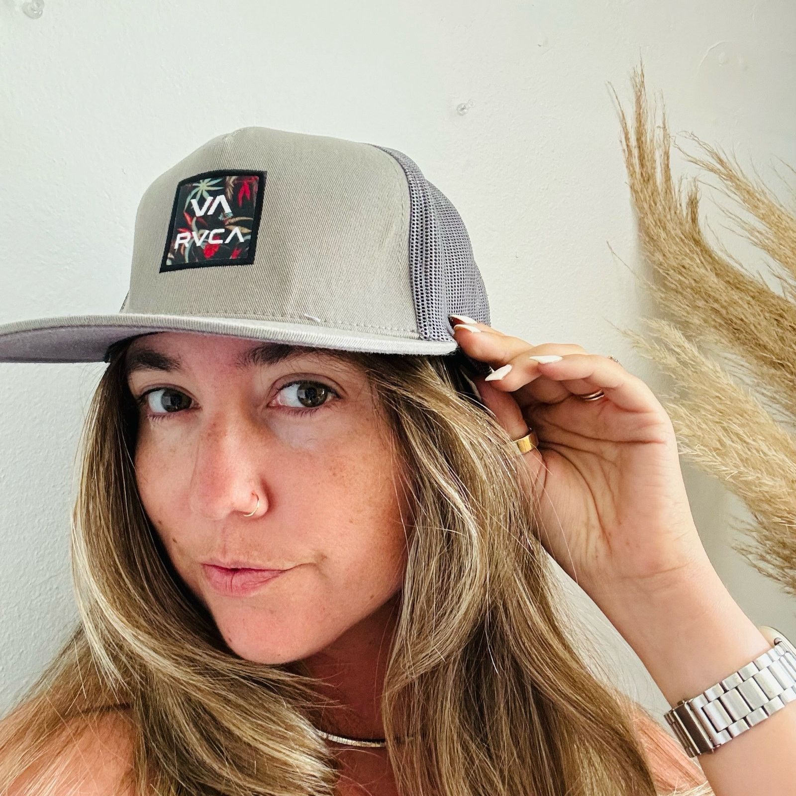 RVCA RVCA Silver Grey Mesh Trucker Logo Snap Back Baseball Hat Size ONE SIZE - 5 Thumbnail