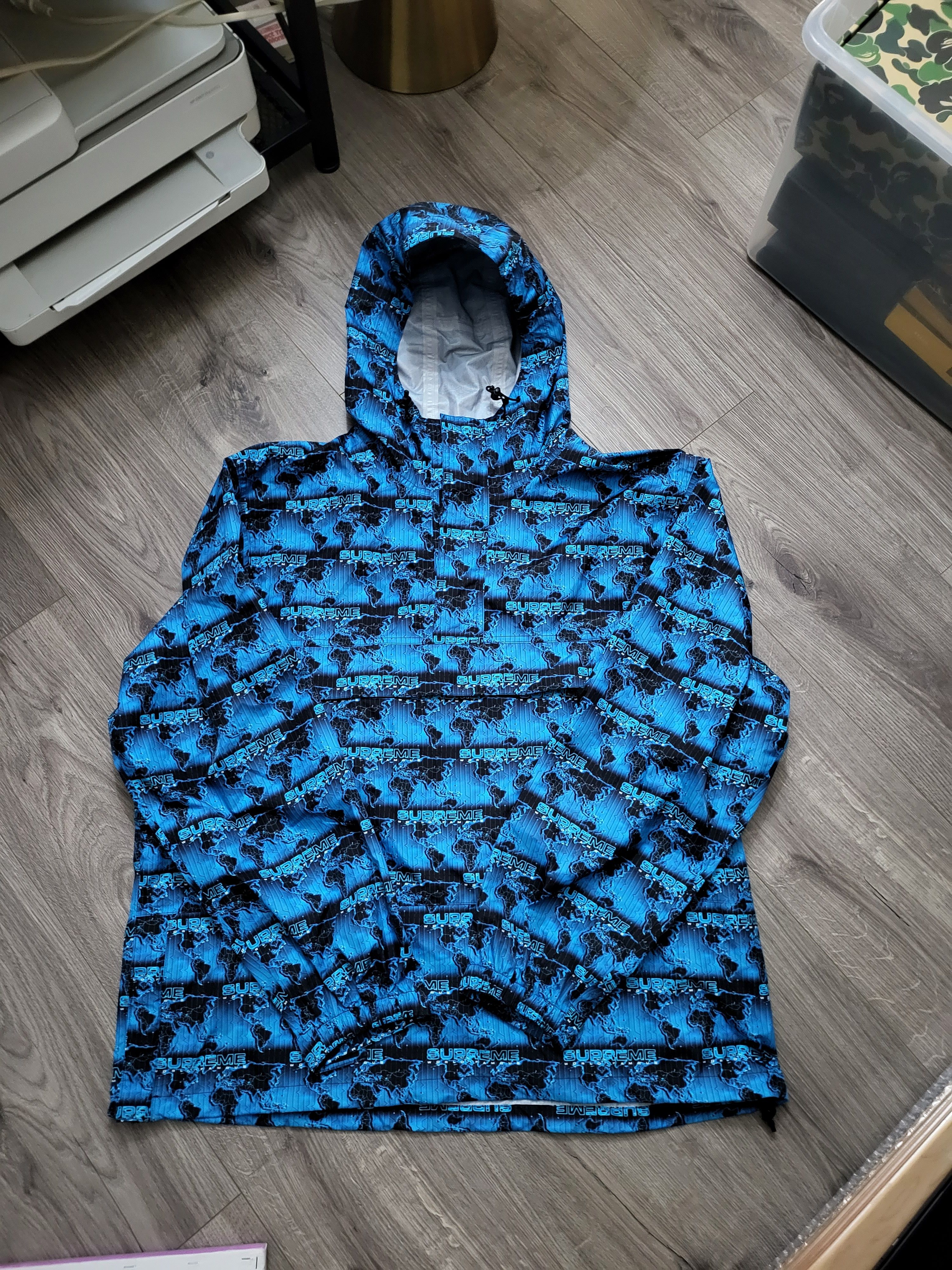 Supreme world famous cheap taped seam hooded pullover