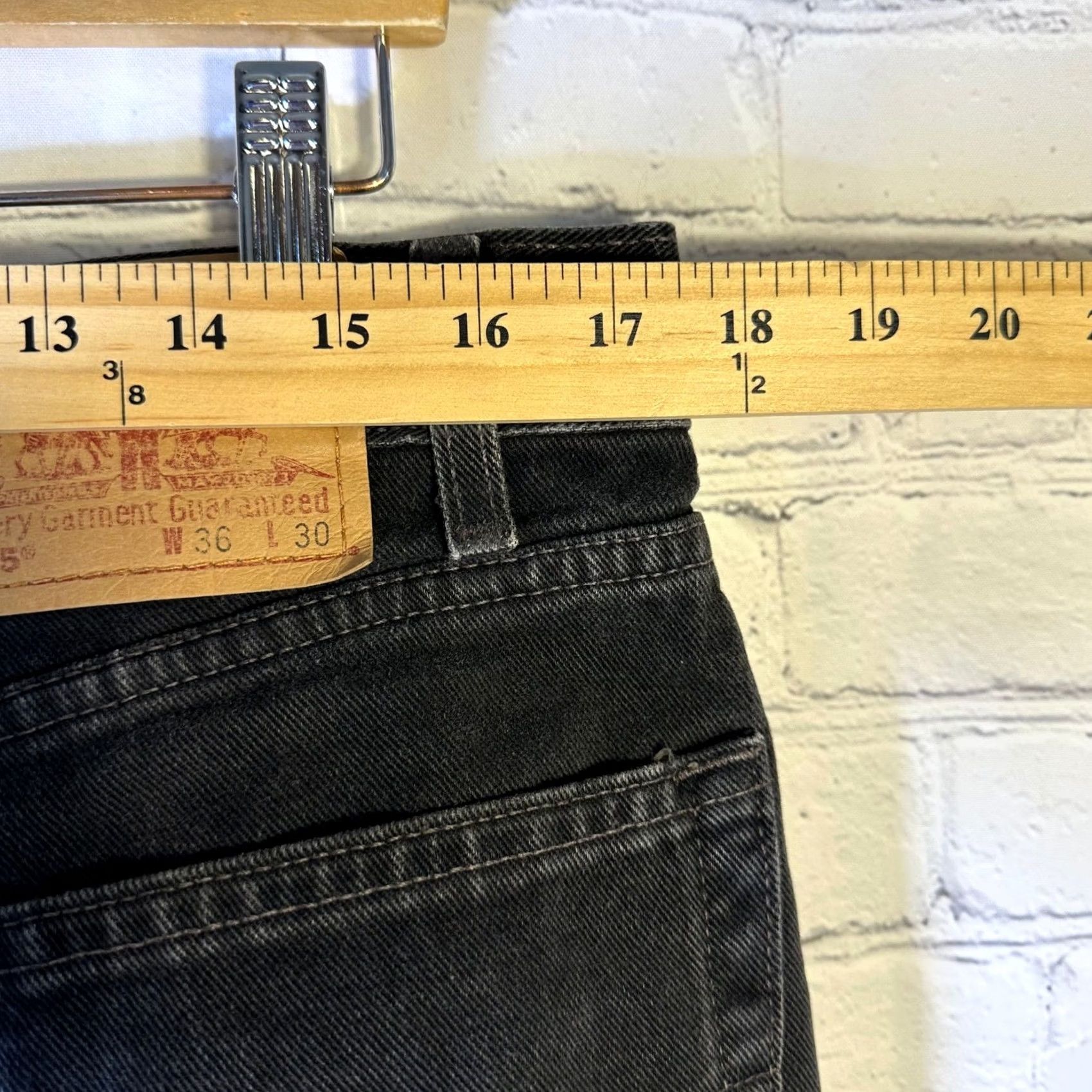Levi's VINTAGE? Levis 505 Regular Fit Straight Leg Black Denim Jeans Mens W36 L30 Charcoal Wash 90s Grunge Size US 36 / EU 52 - 7 Thumbnail
