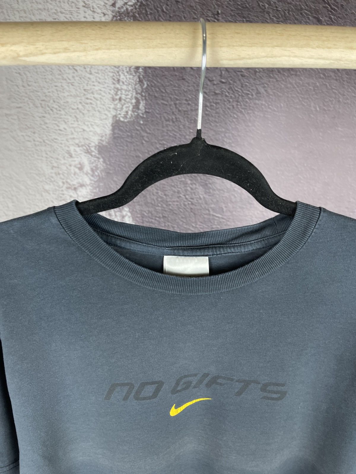 Nike Nike vintage y2k no gifts swoosh cycling logo tee shirt Size US XL / EU 56 / 4 - 6 Thumbnail