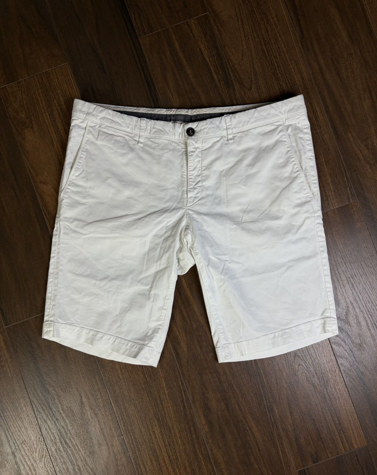Moncler Moncler Classic Shorts Size US 40 / EU 56 - 1 Thumbnail