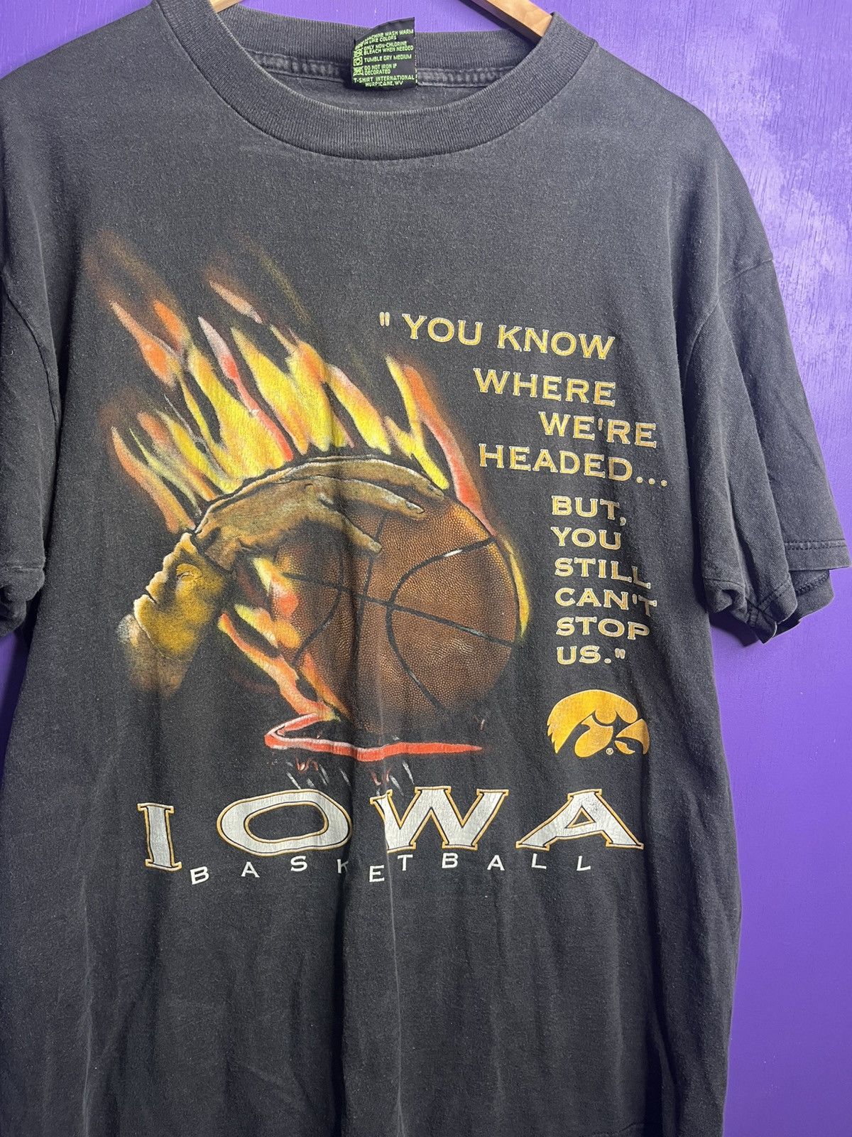 Vintage Vintage 90s Iowa Hawkeyes flaming basketball t-shirt Size US XL / EU 56 / 4 - 3 Thumbnail