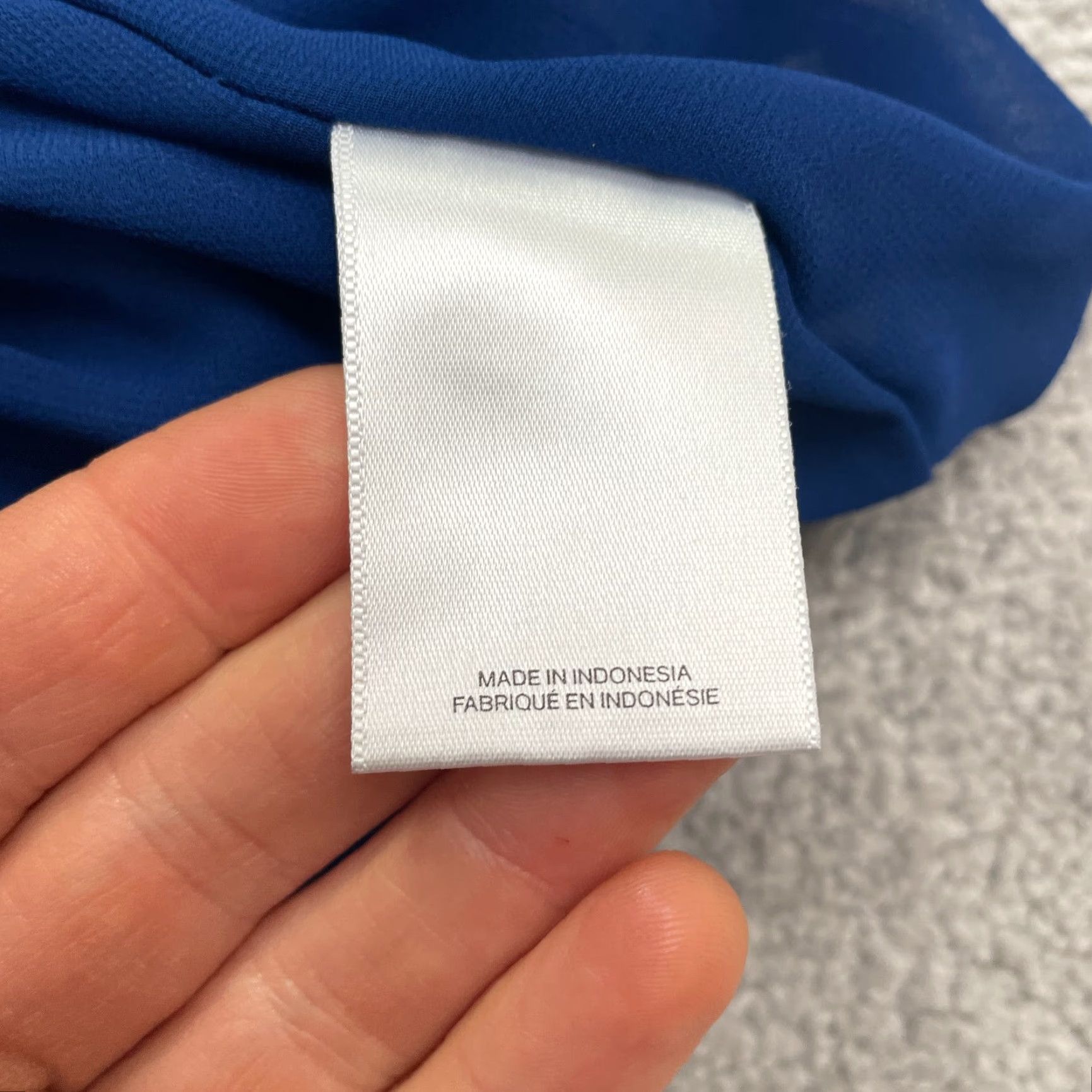 Express Express Velvet Camisole Tank Top Women M Blue V-Neck Spaghetti Strap Casual Size M / US 6-8 / IT 42-44 - 6 Thumbnail