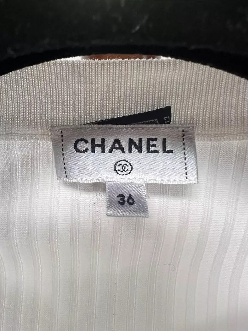 Chanel Chanel L24c versatile logo bottom white short sleeves 2504- Size XS / US 0-2 / IT 36-38 - 3 Thumbnail