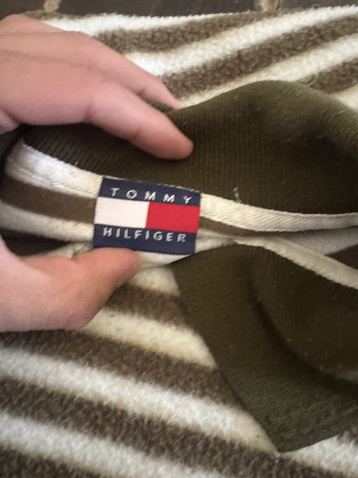 Tommy Hilfiger × Vintage Vintage Tommy Hilfiger Collared Shirt Size US XL / EU 56 / 4 - 4 Thumbnail