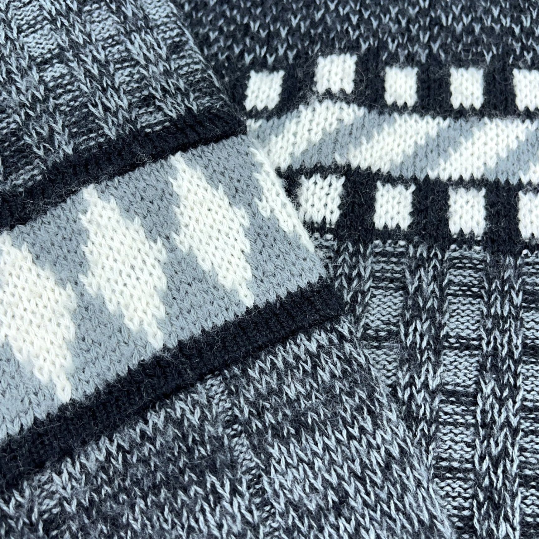 Vintage VINTAGE Campus Sweater Geometric Knit Gray Black XL Men Pullover 90s Logo Multi-Season Casual Dress Sports Size US XL / EU 56 / 4 - 4 Thumbnail