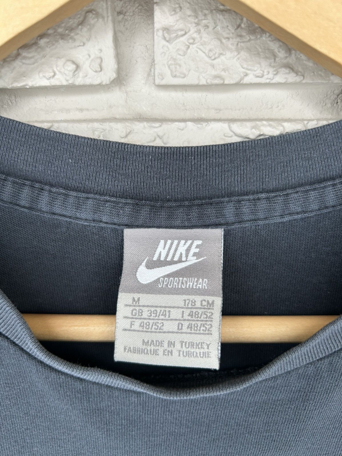 Nike Vintage Nike Berlin Germany Drip T Shirt Size US M / EU 48-50 / 2 - 8 Thumbnail