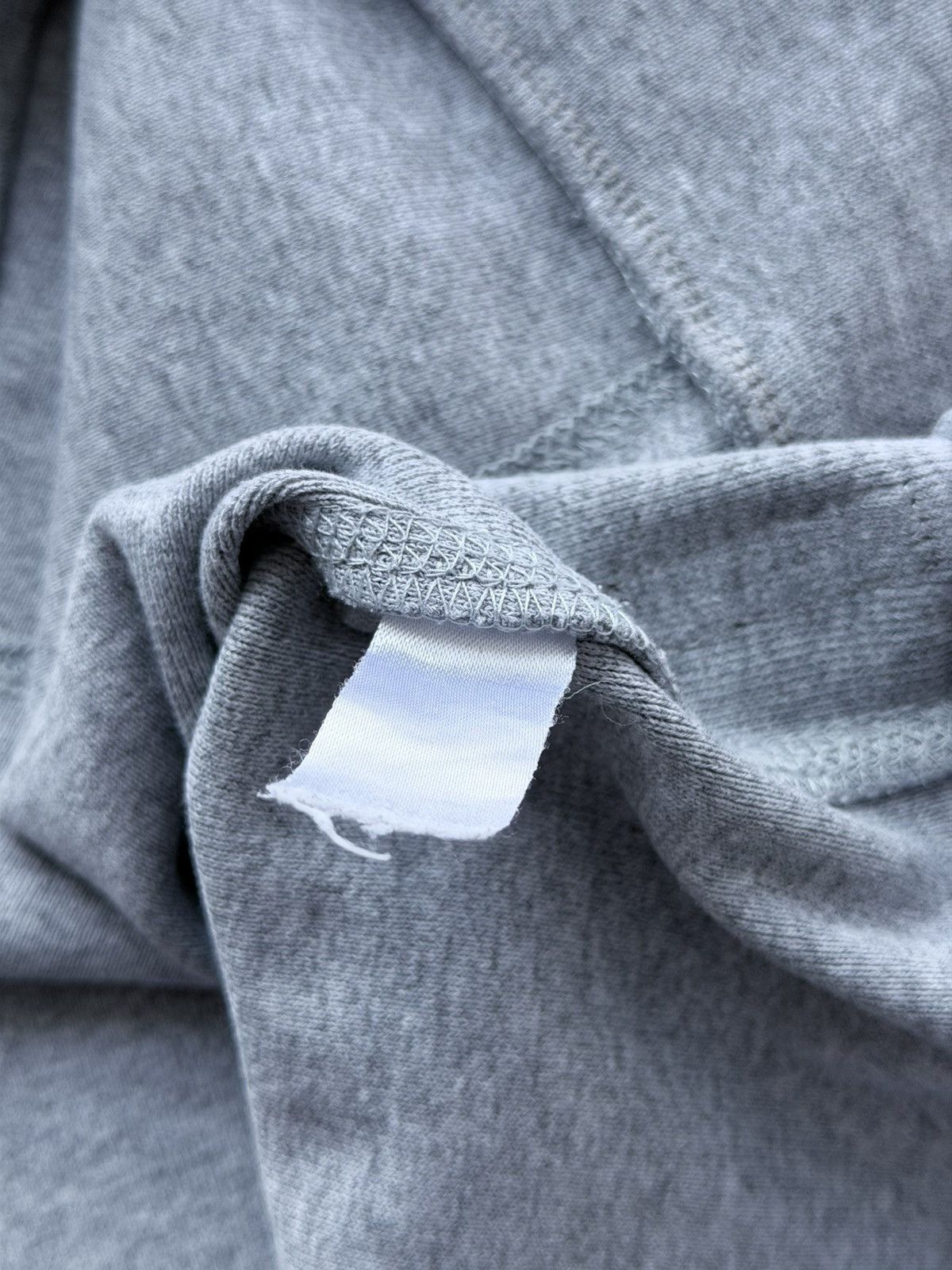Emporio Armani 2000s Emporio Armani Distressed Hoodie Size US L / EU 52-54 / 3 - 11 Thumbnail