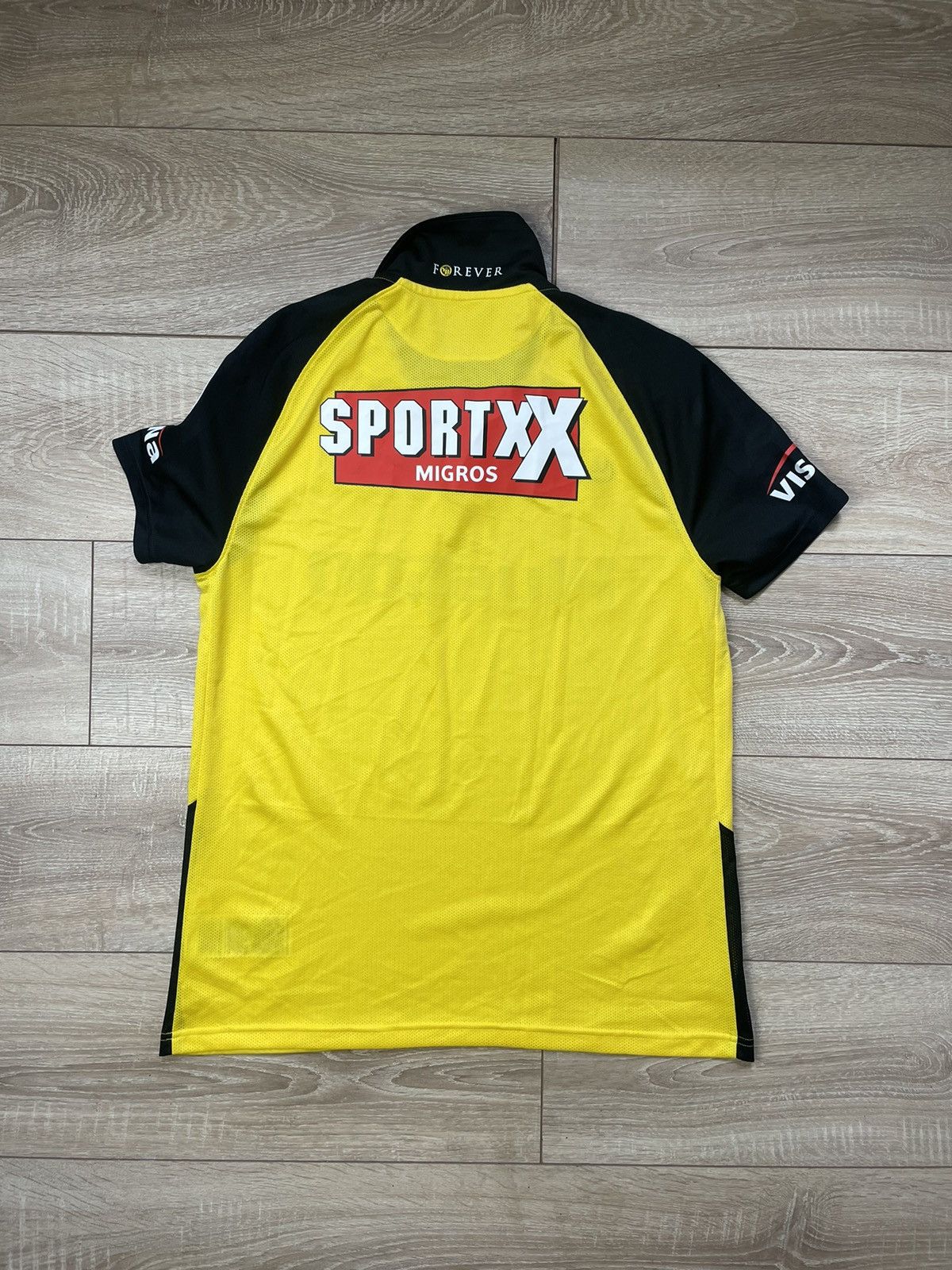 Nike YOUNG BOYS 2020/2021 HOME FOOTBALL SHIRT NIKE SOCCER JERSEY Size US L / EU 52-54 / 3 - 9 Thumbnail