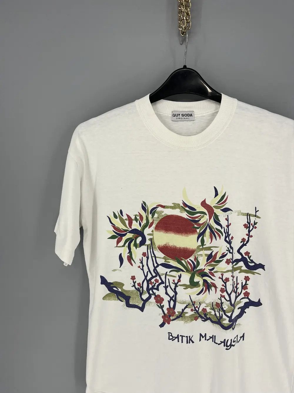 Vintage Batik Malaysia Artistic Scenic Malaysia 90s Travel Tee Size US S / EU 44-46 / 1 - 4 Thumbnail