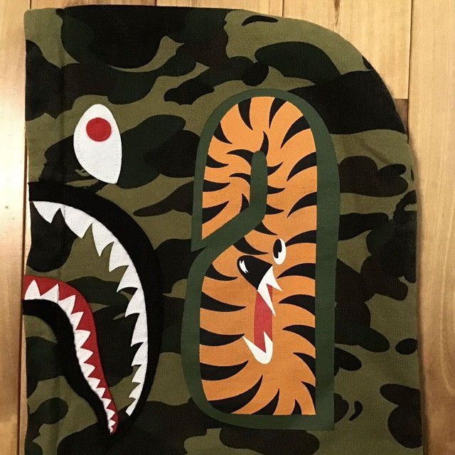 Bape BAPE Shark pullover hoodie 1st camo green a bathing ape Size US M / EU 48-50 / 2 - 5 Thumbnail