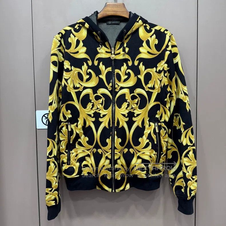Versace Versace Black gold baroque coat Size US XL / EU 56 / 4 - 1 Thumbnail