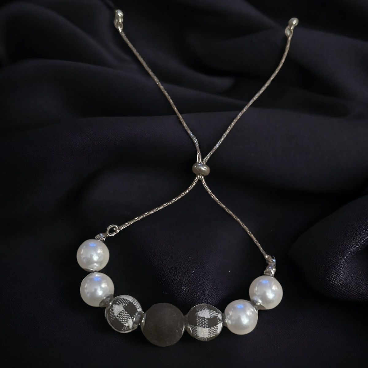 Other Silver tone mixed bead slider bracelet Size ONE SIZE - 1 Thumbnail