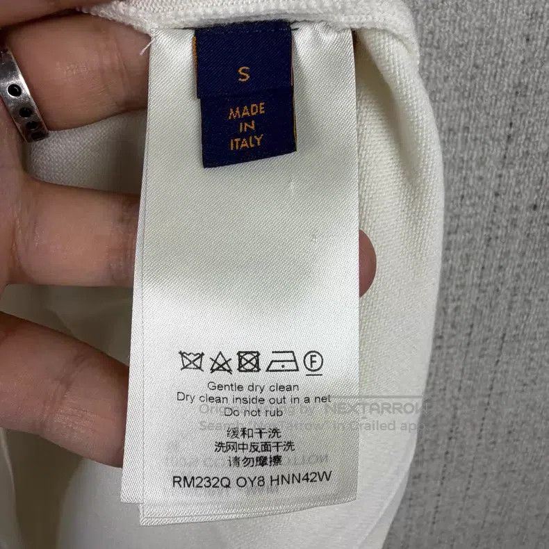 Louis Vuitton Louis Vuitton Solid Pin Logo Embroidery Crew Neck Knit Sho Size US S / EU 44-46 / 1 - 5 Thumbnail