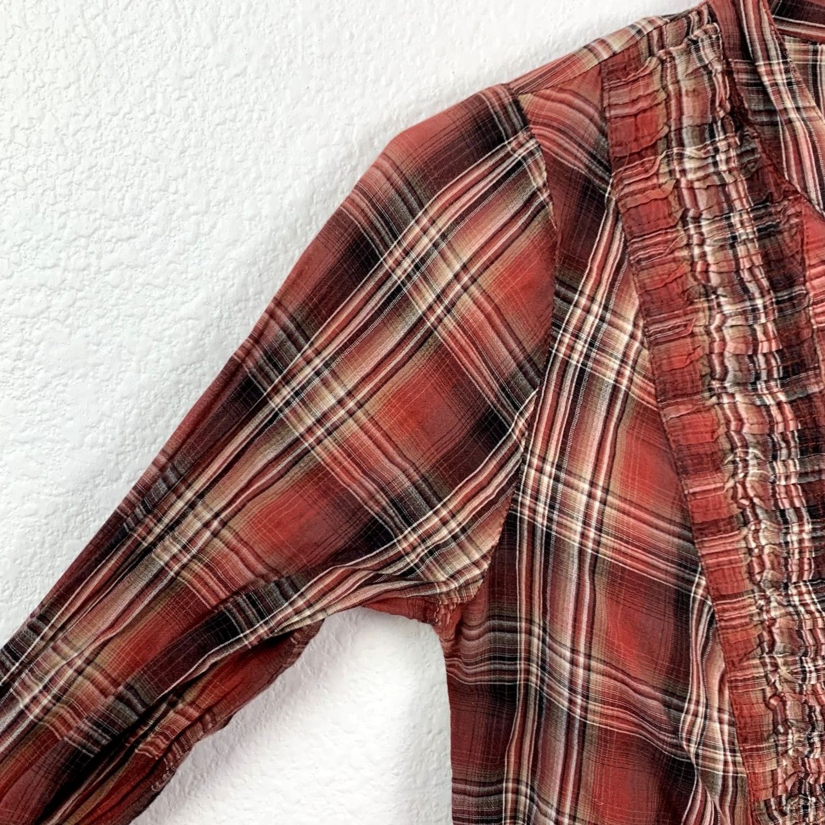 Vintage Daytrip Shirt Women's Small Red V-Neck Roll-Tab Twilight Cabincore Boho Chic Plaid Yardage Y2K Vintage N/A Size S / US 4 / IT 40 - 2 Thumbnail