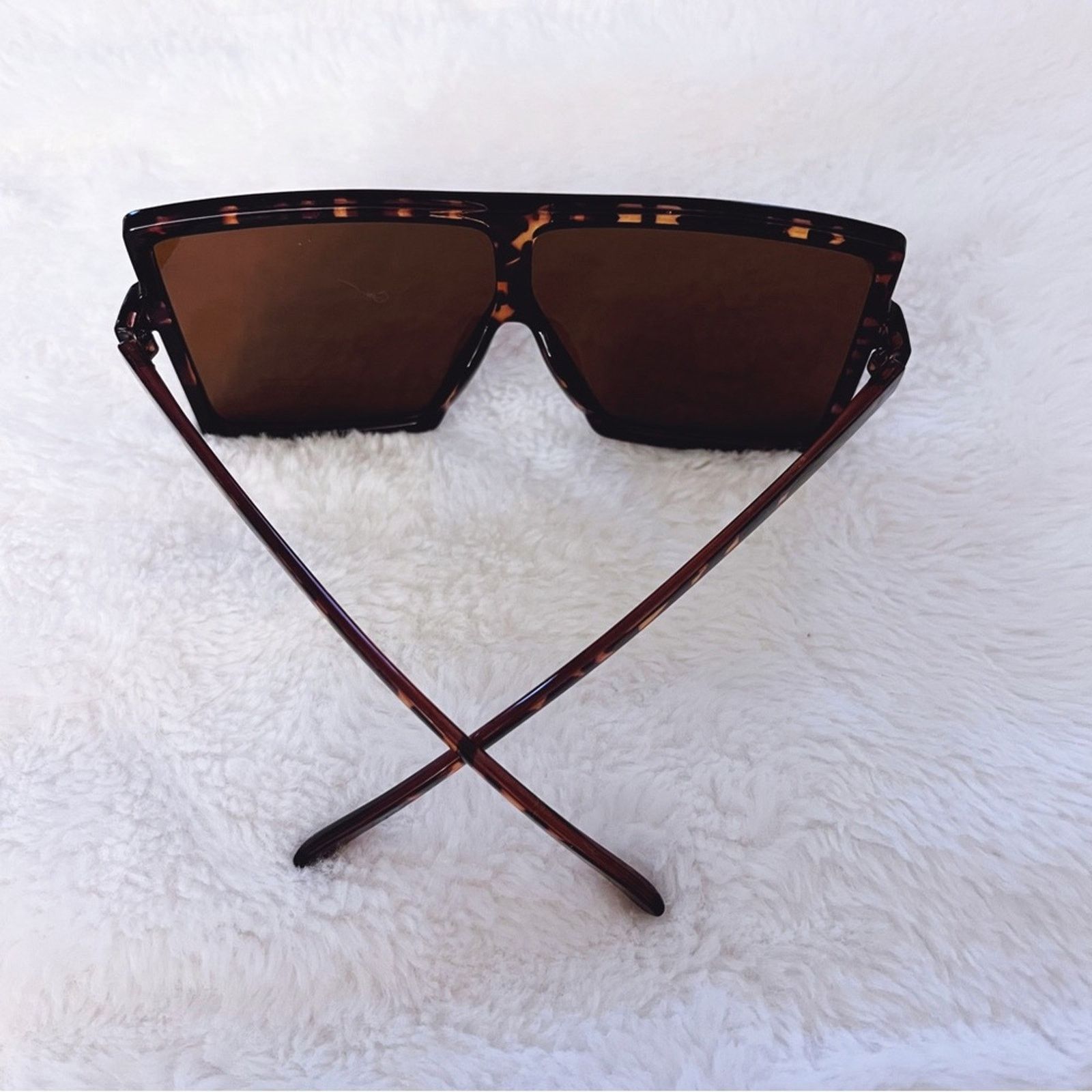 Other Ivonne Tortoise Brown Oversized Square Sunglasses Size ONE SIZE - 8 Thumbnail