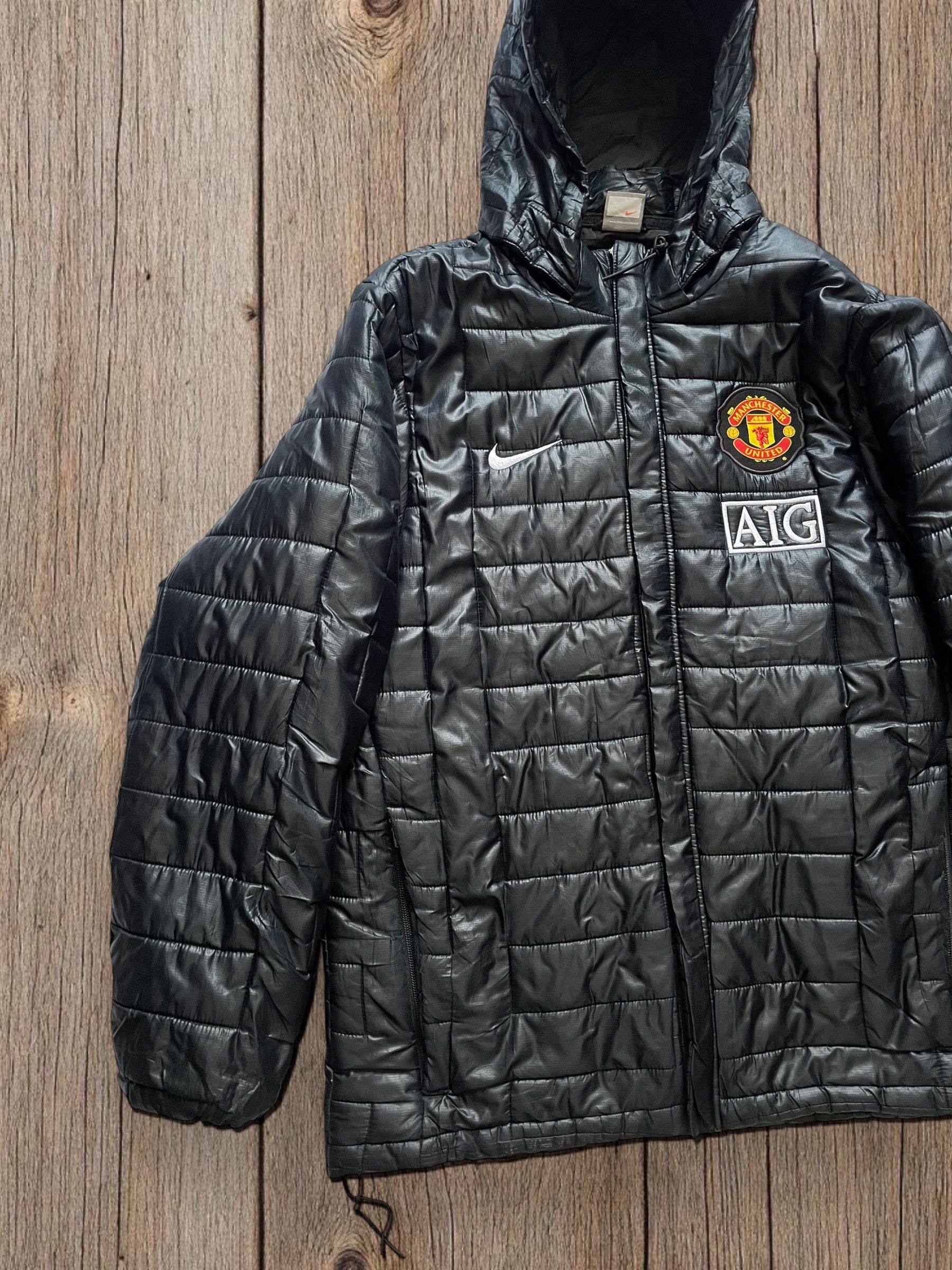Nike 2009-10 Manchester United Nike Padded Bench Coat Size US M / EU 48-50 / 2 - 3 Thumbnail