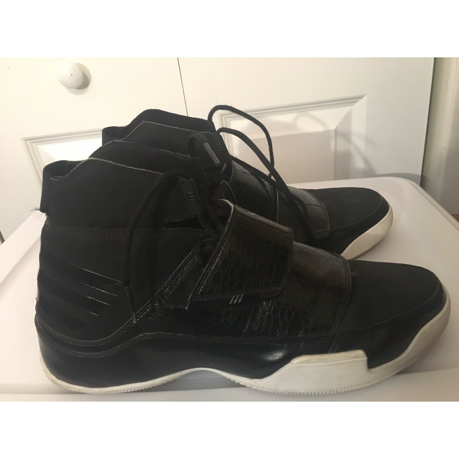 Adidas Vtg ADIDAS Black And White Hightops With Flaps Sz 13 MENS Ra Size US 13 / EU 46 - 5 Thumbnail