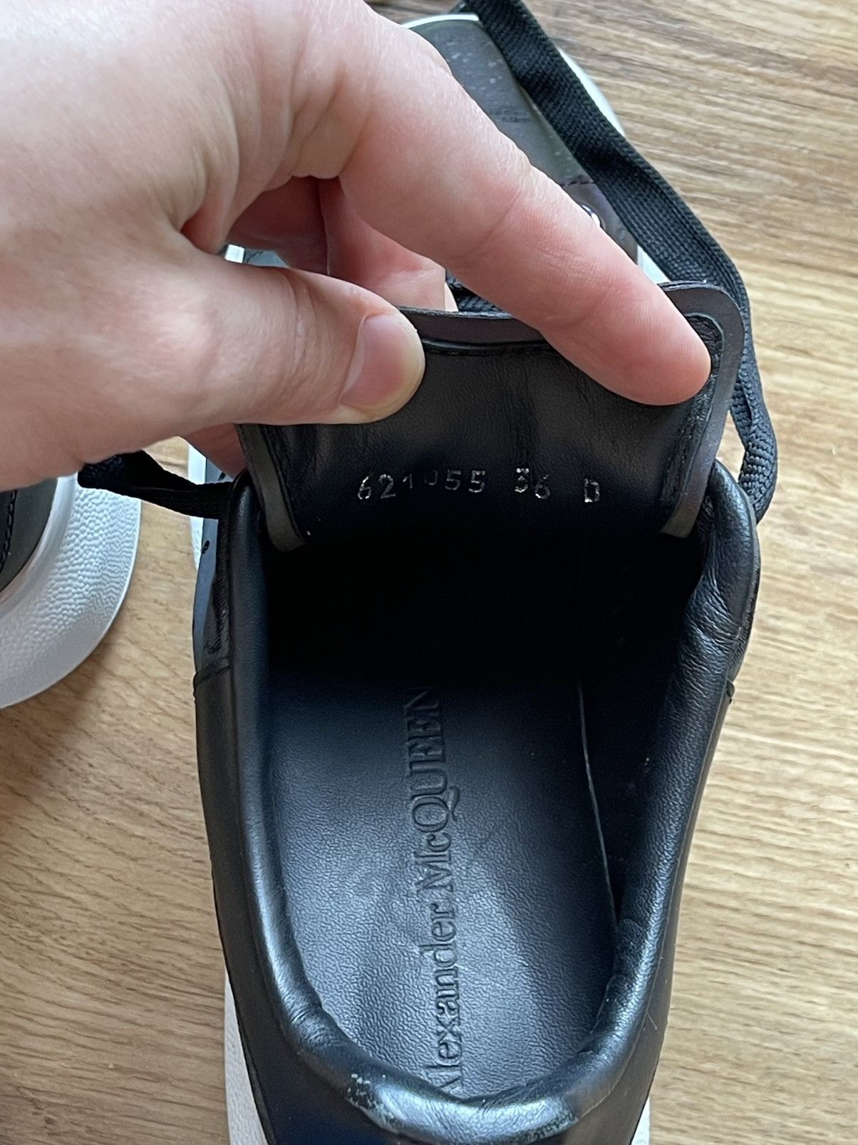 Alexander McQueen Alexander McQueen Iridescent Sneakers Beetle Black chameleon Size US 6 / IT 36 - 19 Thumbnail