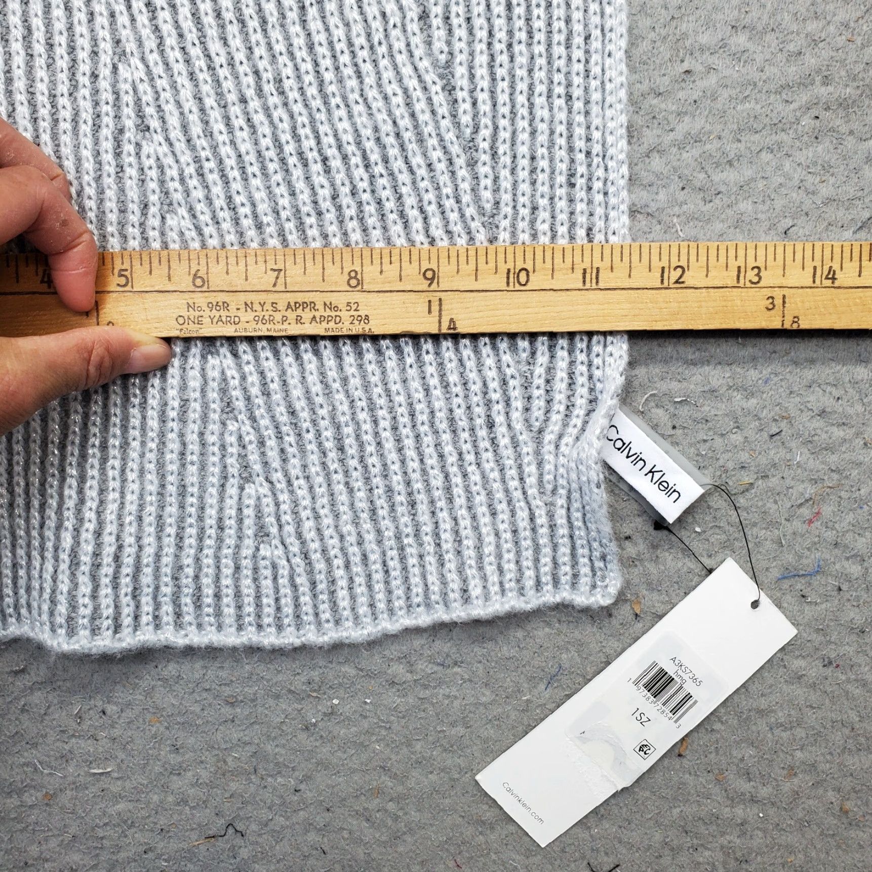 Calvin Klein VINTAGE Calvin Klein Scarf Unisex One Size Heather Gray Metallic Neck Warmer Size ONE SIZE - 4 Thumbnail