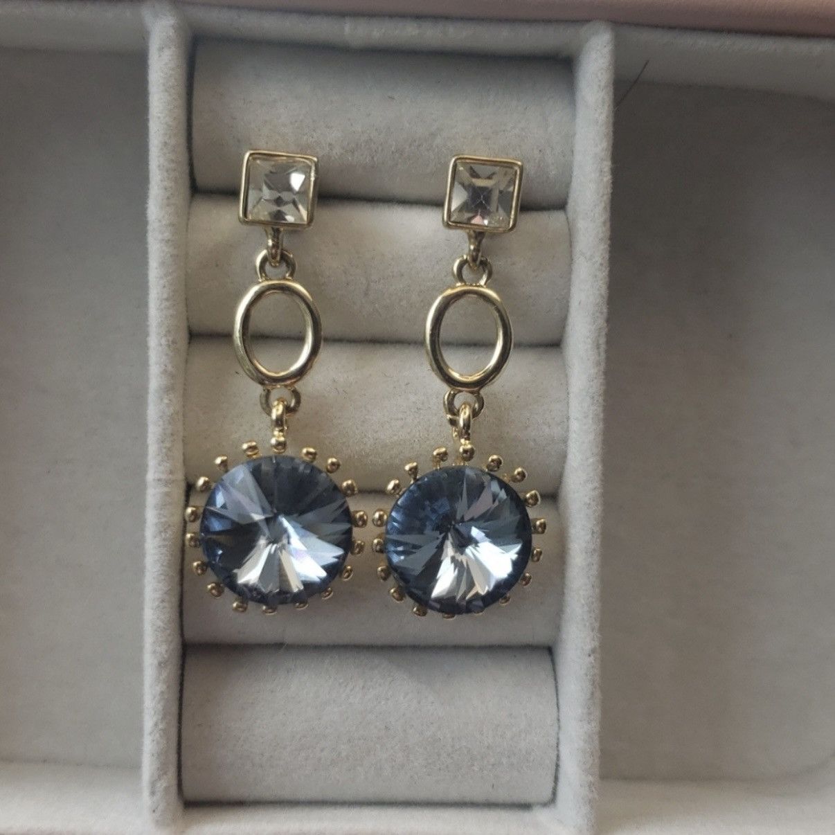 Other Beautiful Dangling Earrings Size ONE SIZE - 4 Thumbnail
