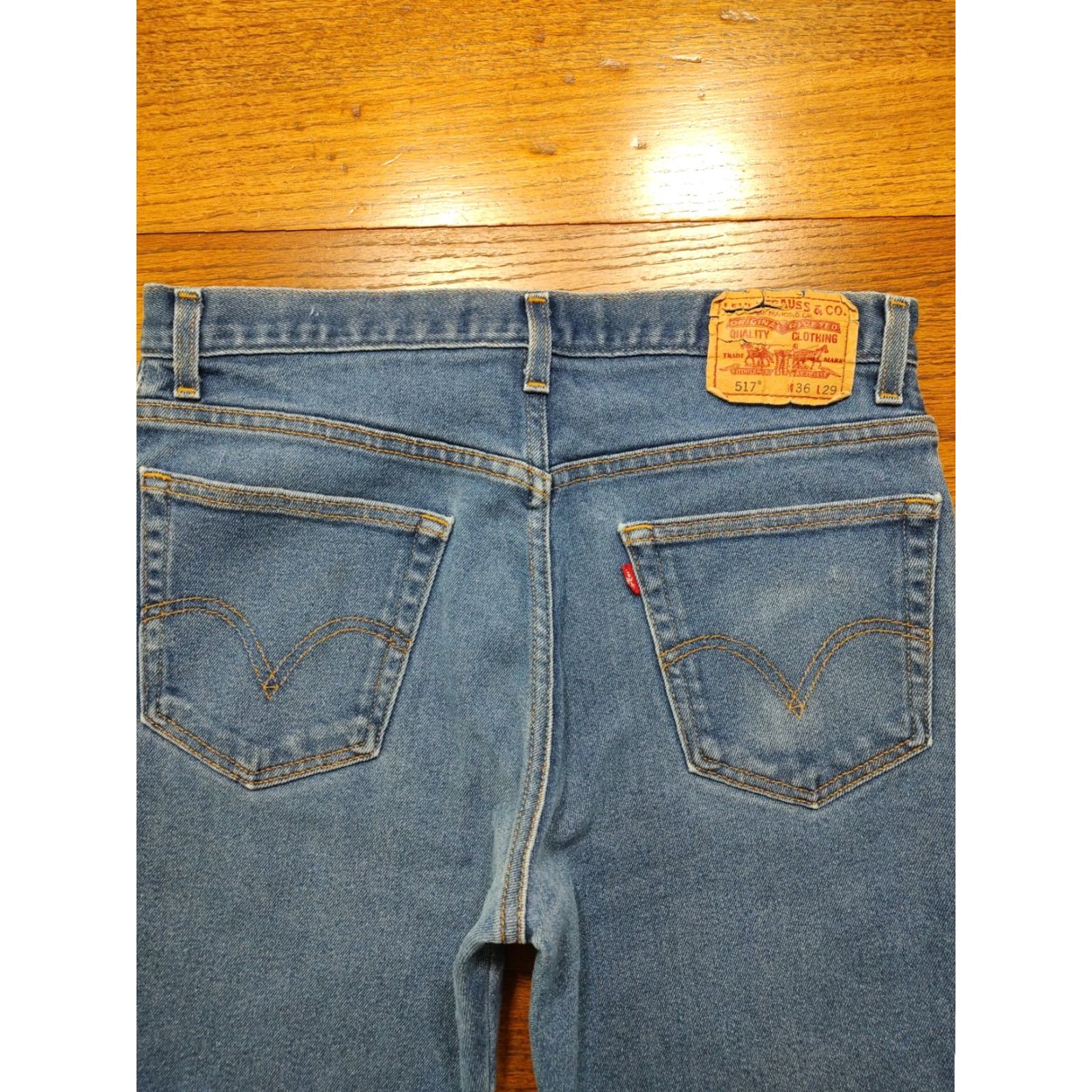 Levi's VINTAGE Levi's 517 Jeans Denim Bootcut BLUE Mens 33x27 5-Pocket Design Workwear 80s 90s Vintage Farm Regular Fit Cotton Blend Jeans Size US 33 - 3 Thumbnail