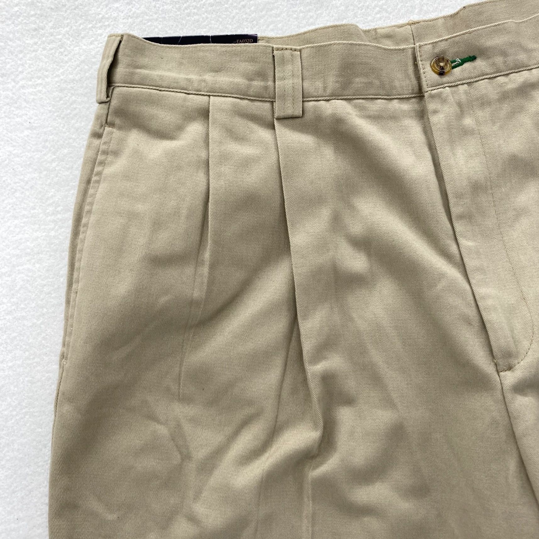 Tommy Hilfiger Vintage Tommy Hilfiger Khaki Pants Mens 38x34 Beige Wrinkle Resistant Pleated Pants Mens Size US 38 / EU 54 - 3 Thumbnail