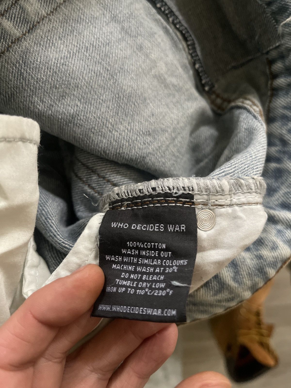 Who Decides War Who Decides War Size 32 denim new w/tags! 100%Authentic Size US 32 / EU 48 - 9 Thumbnail