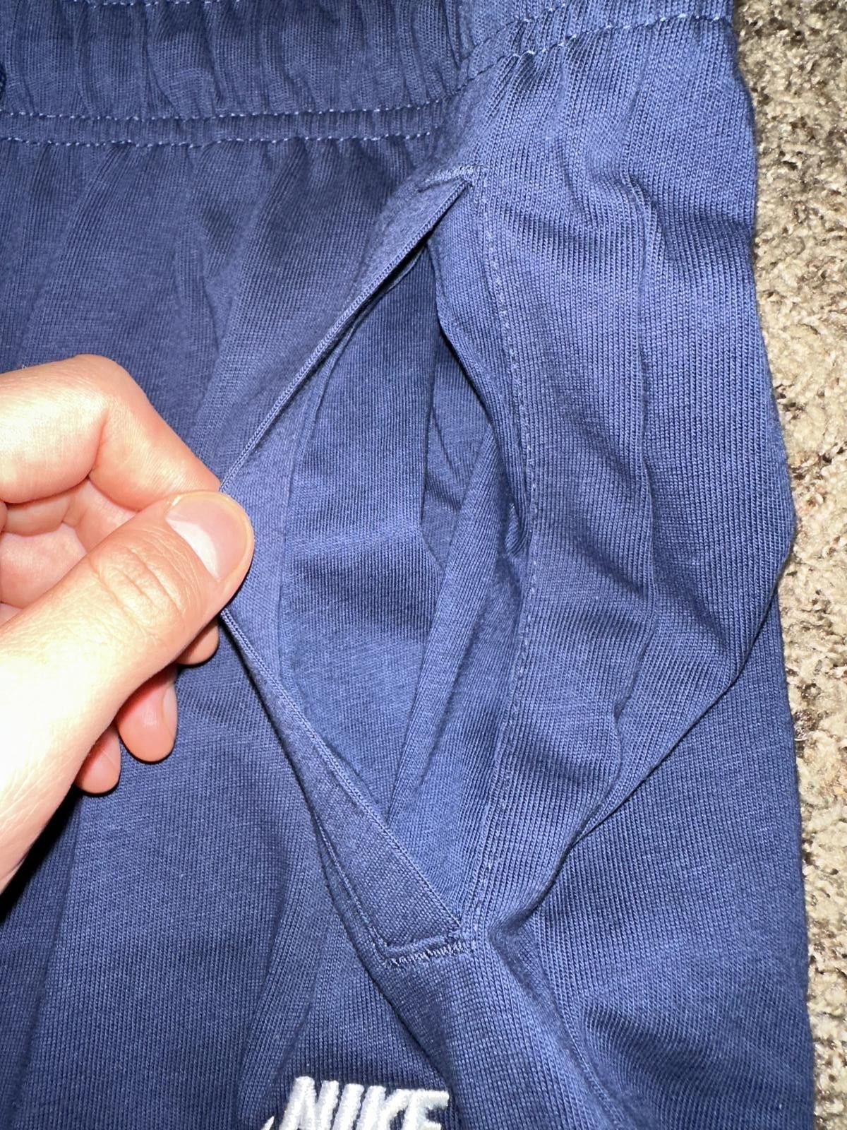 Nike Nike Sportswear Club Solid Color Cotton Casual Shorts Sample Size US 32 / EU 48 - 2 Thumbnail