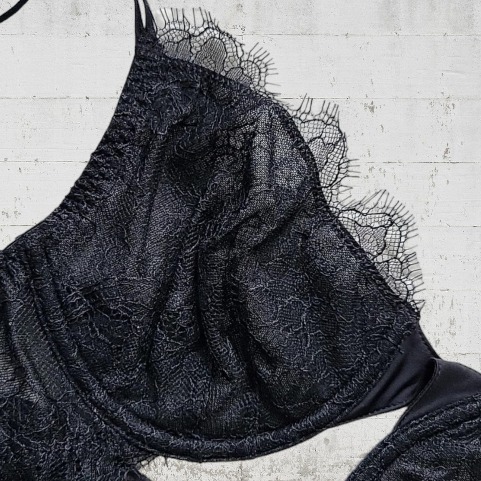 Free People Free People Black Allure Lace Unpadded Bra Size 32C Size ONE SIZE - 4 Thumbnail