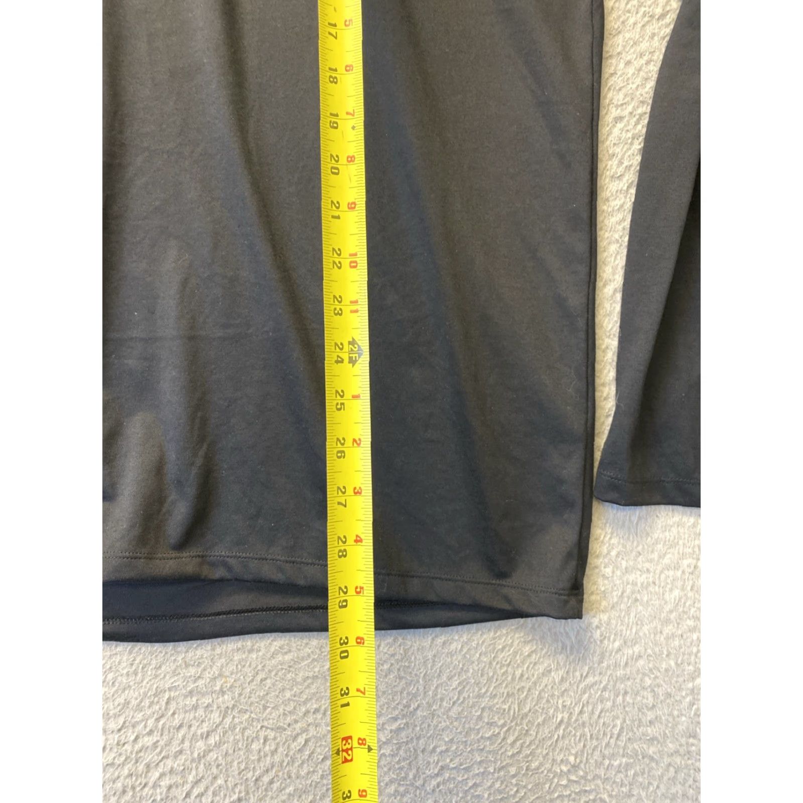 Under Armour VINTAGE? Wait—Under Armour Quarter Zip Shirt XL Black Men's Shirt XL Black Under Armour Quarter Zip Mens Activewear XL Black Mens Size US XL / EU 56 / 4 - 6 Thumbnail
