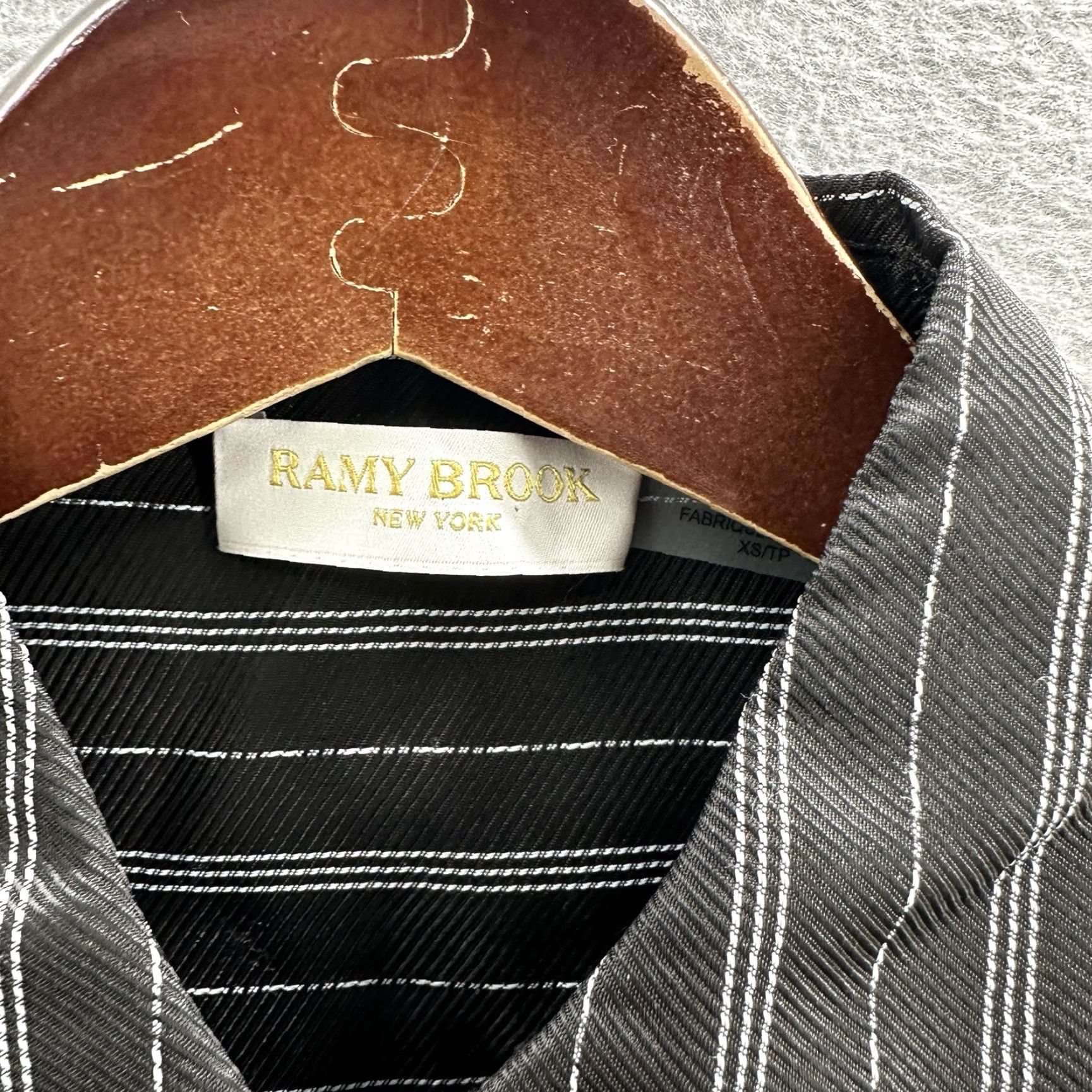 Ramy Brook Ramy Brook Button Front Shirt Womens XS Black Pockets Quiet Luxury Satin Ramie Button-Up Shirt XS Womens Black Pockets Quiet Luxury 90s? Size XS / US 0-2 / IT 36-38 - 7 Thumbnail