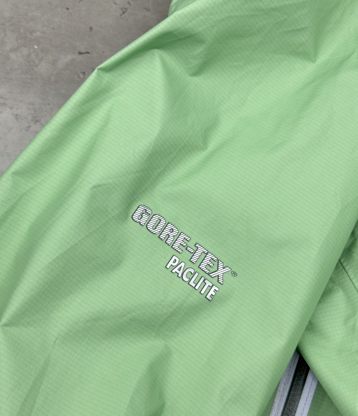 Mountain Equipment Mountain Equipment Gore-Tex Paclite Jacket Lime Rain Coat M Size M / US 6-8 / IT 42-44 - 8 Thumbnail