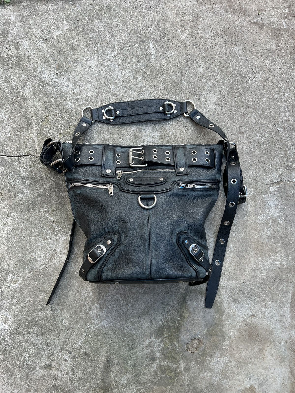 Balenciaga Balenciaga Fall22 Lost Tape Emo Bag Sz. M Size ONE SIZE - 1 Thumbnail