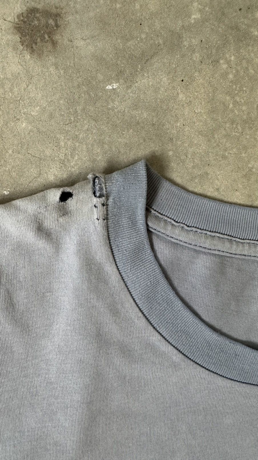 Uniqlo WELL FADED GOLDEN KAMUY TEE Size US L / EU 52-54 / 3 - 7 Thumbnail