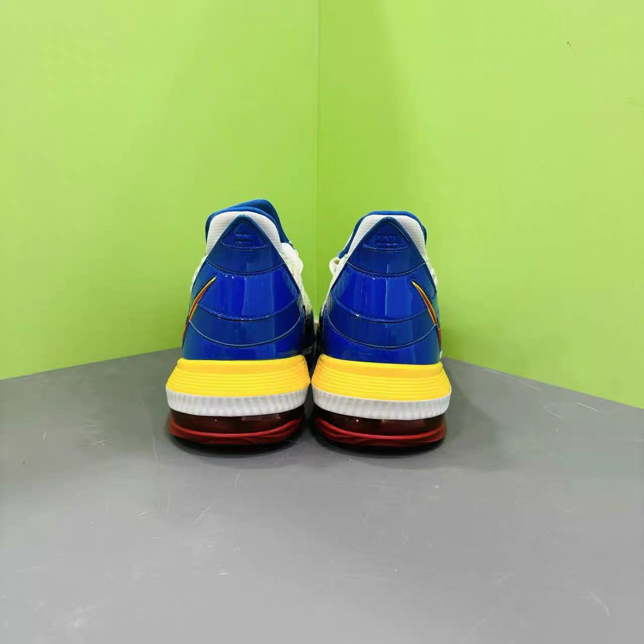 Nike Nike LeBron 16 "SuperBron" K15 Size US 10 / EU 43 - 5 Thumbnail