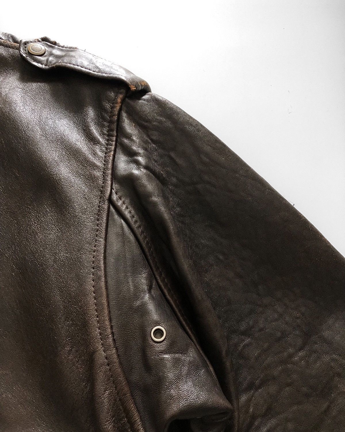 Chevignon LATE 1980's VINTAGE CHEVIGNON LEATHER JACKET Size US L / EU 52-54 / 3 - 3 Thumbnail
