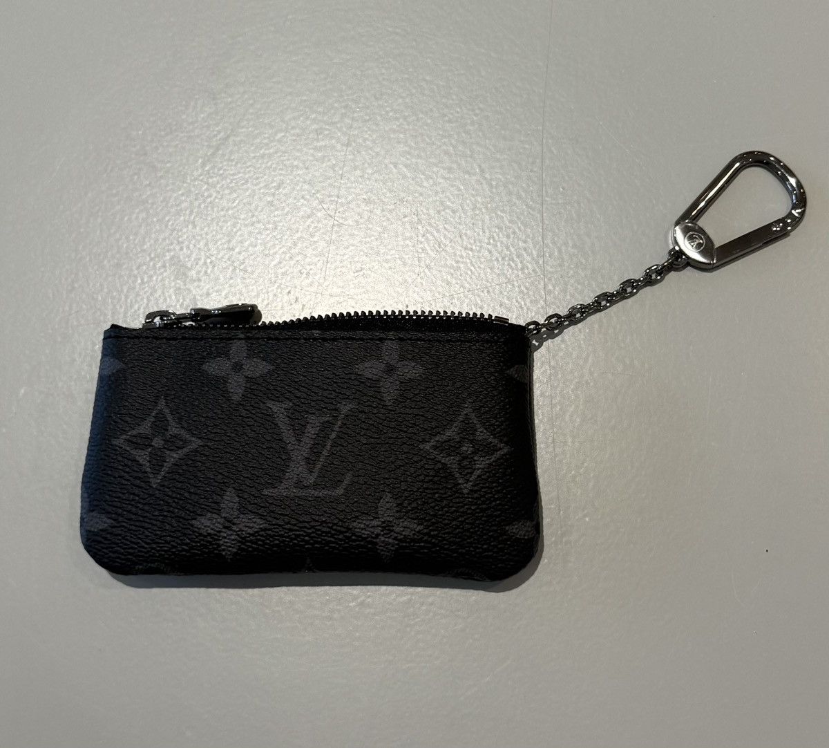 Louis Vuitton Louis Vuitton Key Pouch Monogram 2-Tone Grey/Black Size ONE SIZE - 4 Thumbnail