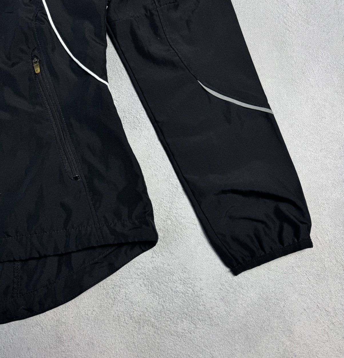 Nike Vintage 00s Nike Drill Small Logo Zip Up Windbreaker Size S / US 4 / IT 40 - 6 Thumbnail