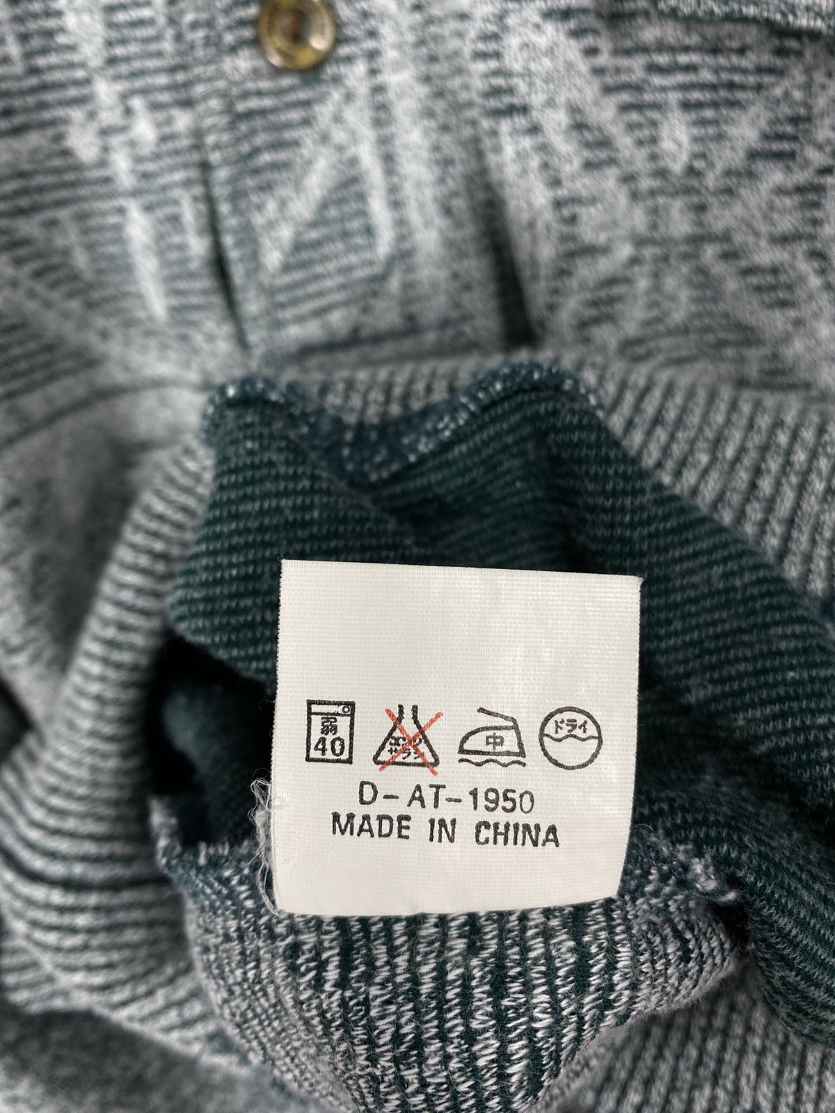 Japanese Brand Vintage Japanese Brand Half Button Sweatshirts Size US L / EU 52-54 / 3 - 9 Thumbnail