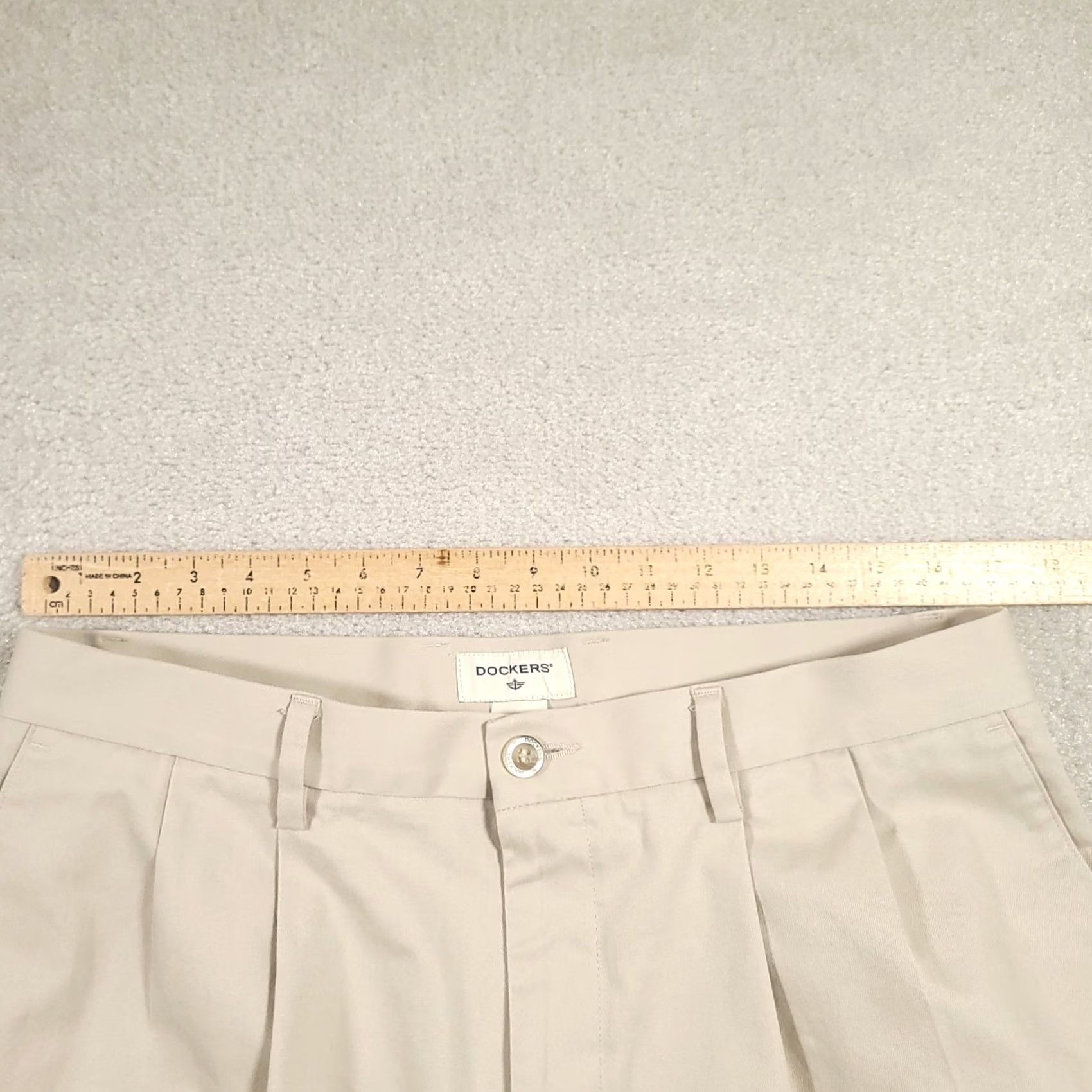 Dockers Dockers Chino Pants Mens 34x32 Beige Straight Fit Workwear Shirt? Size US 34 / EU 50 - 2 Thumbnail