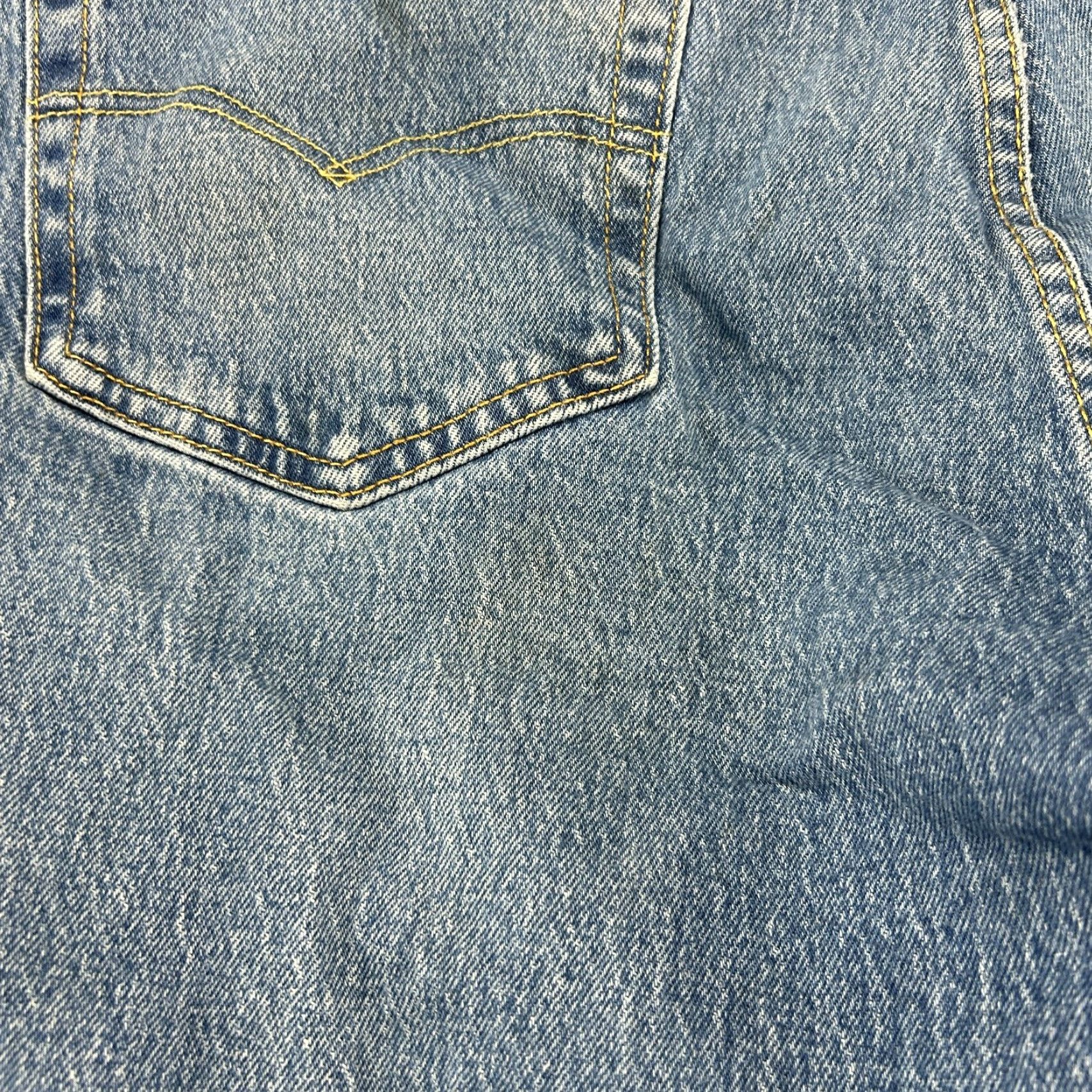 Levi's VINTAGE Levi's 501 Jeans Mens 36x32 Blue Regular Fit Distressed Straight Jeans Regular Mens Blue Distressed Pockets 500 Series Levi's 501 Size US 36 / EU 52 - 4 Thumbnail