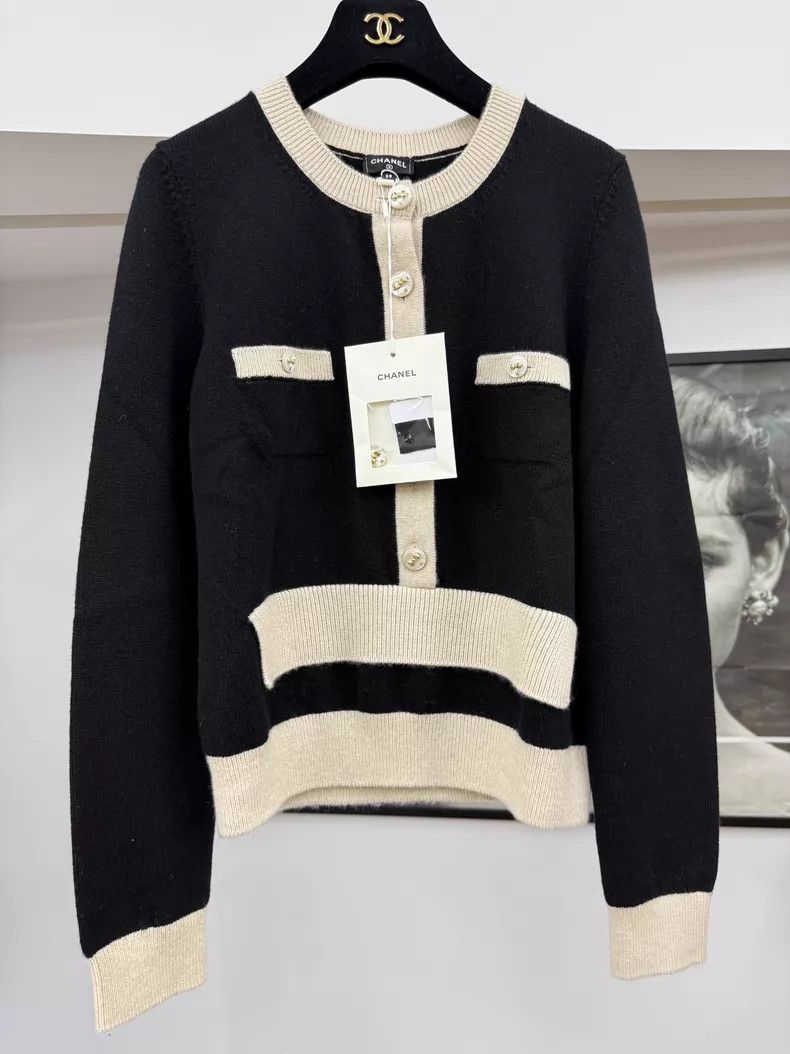 Chanel Chanel 25K black beige cashmere cardigan coat Size XS / US 0-2 / IT 36-38 - 2 Thumbnail