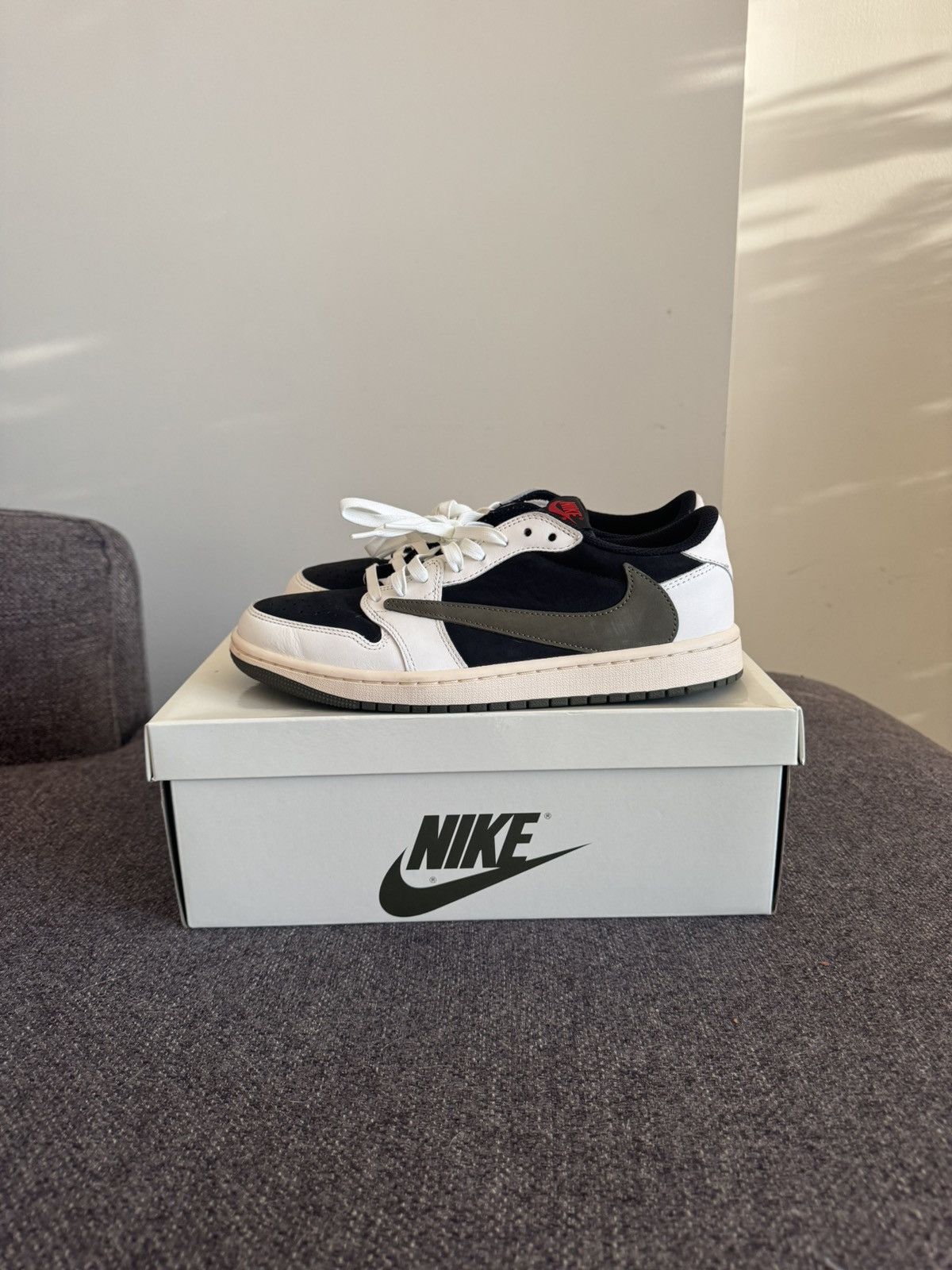 Jordan Brand × Nike × Travis Scott WMNS AIR JORDAN 1 LOW OG SP Size US 9.5 / EU 42-43 - 1 Thumbnail