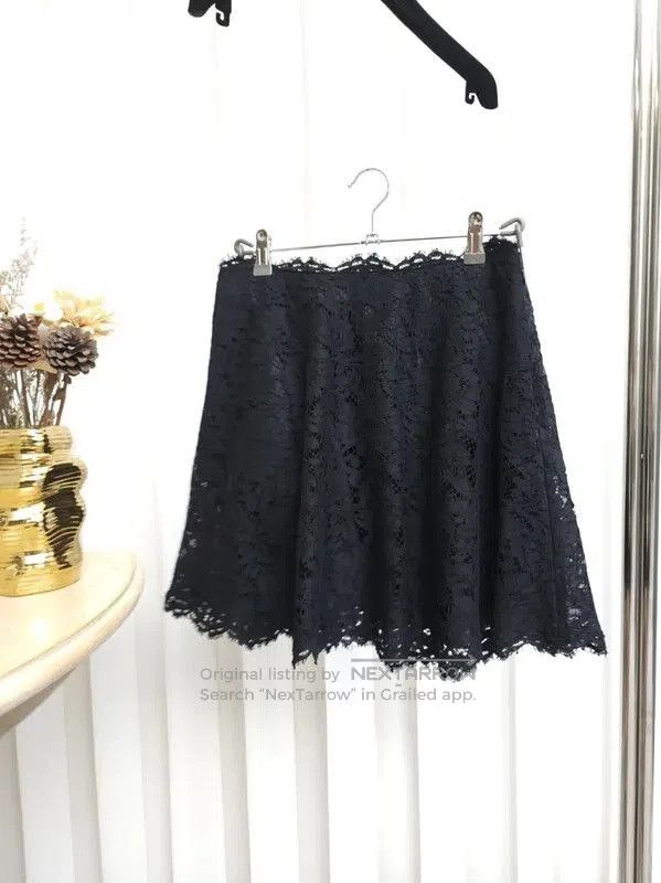 Valentino Valentino Black A-Line Mini Skirt . Size 30" / US 8 / IT 44 - 5 Thumbnail